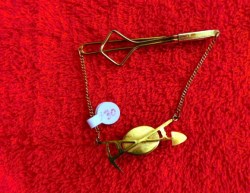 tie hanging bar a